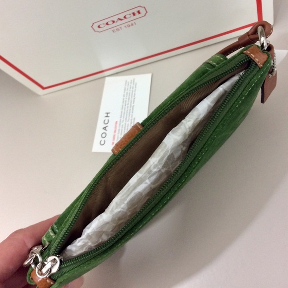 NWT Vintage Y2K Coach Green Suede Leather Buckle Wristlet Pouch Bag Authentic - Picture 14 of 15